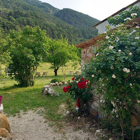 Gite La Mountagna Peyroules Екстер'єр фото